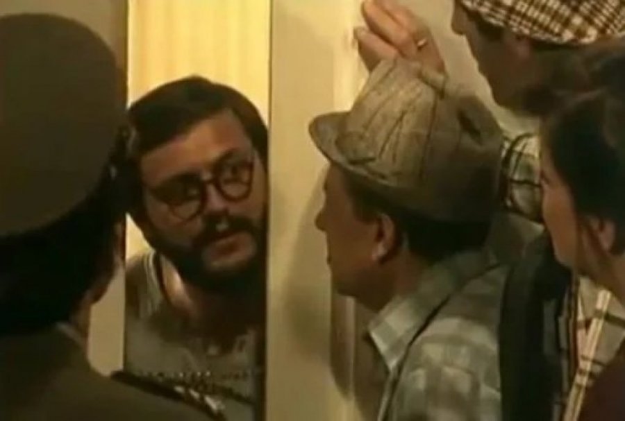 ČEDOMIR NIJE USPEO DA NADMAŠI OCA, ALI JE GLUMIO RAME UZ RAME SA NJIM! Evo u koliko filmova i serija su zajedno glumili!
