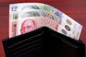 DA LI I VI U NOVČANIKU REĐATE NOVČANICE OD NAJVEĆEG DO NAJMANJEG APOENA? Evo šta to znači i šta to govori o vama