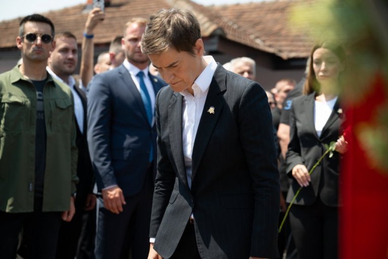"DA LI JE MOGUĆE DA NIKO NIJE OTIŠA DA VIDI TE LJUDE?!" Ana Brnabić oštro osudila nemar opozicije!