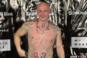 DESINGERICA PONOVO ŠOKIRAO JAVNOST: Novom objavom ZGROZIO pratioce, reagovala i naša pevačica - LUDAKU... (FOTO)