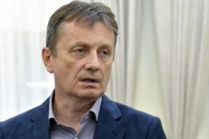 DRŽVA POMAŽE GRAĐANIMA POGOĐENIM POŽARIMA: Darko Glišić održao sastanak sa predstavnicima lokalnih samoupava