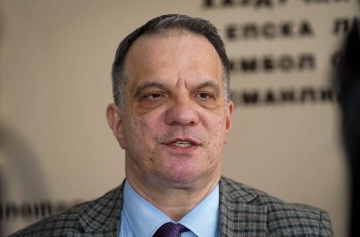 FANATIZMI O PREVOLUCIJI PREKO UNIVERZITETA SU KARIKATURALNI I ŠTETNI! Stanković: "Ne dam blokaderima ni pedalj prosvetnog sistema"!