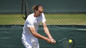 KAKAV ŠOK NA VIMBLDONU! Aleksandar Zverev eliminisan u prvom kolu!
