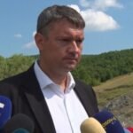 KURTI NASTAVLJA DA SE IŽIVLJAVA NAD SRBIMA! Pomoćnik direktora Kancelarije za KiM Igor Popović priveden zbog izjave nakon pomena u Orahovcu