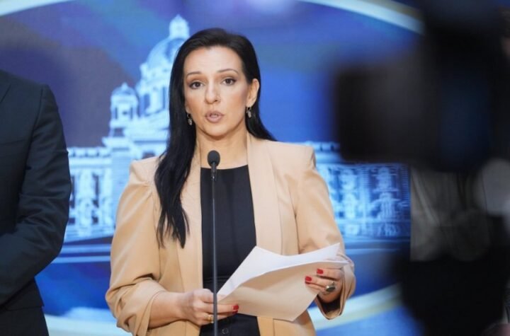 MARINIKA TEPIĆ PODRŽAVA RUŠENJE SRBIJE! Objavila snimak blokada, besni građanin poručio: "Doprinesi bar nečemu"