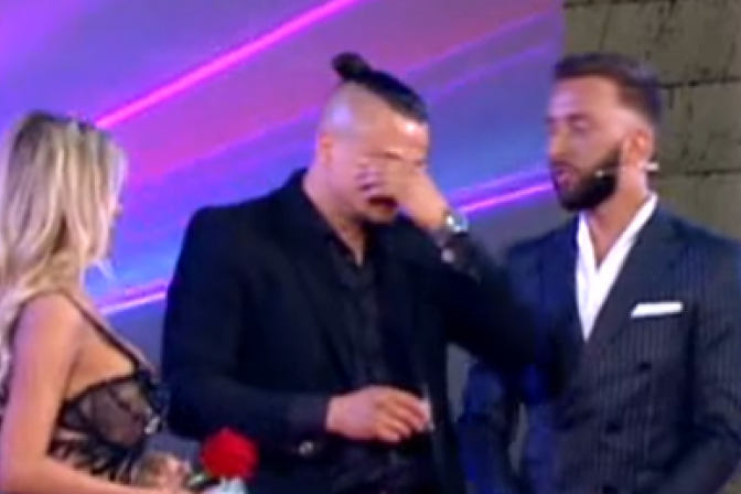 NAGLI PREKID FINALA ELITE! Terzi POZLILO, u Šimanovcima se prolomio njegov VRISAK kad je ugledao ćerkicu Barbaru! (FOTO)