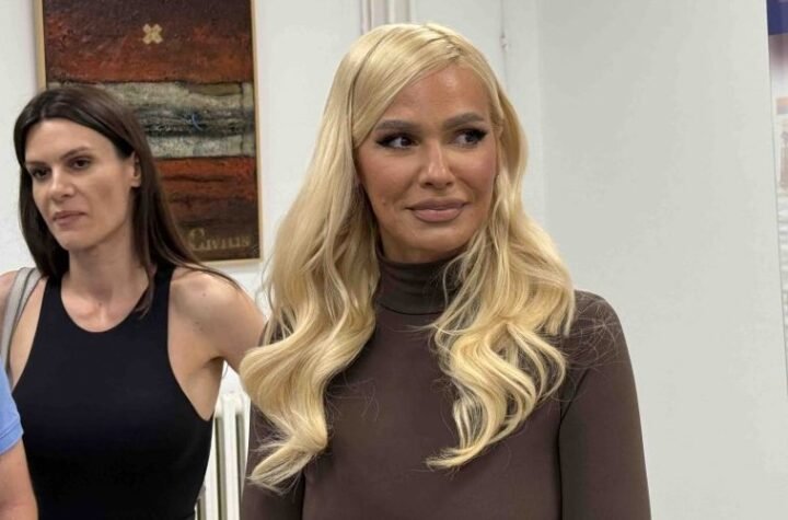 NATAŠA BEKVALAC POVUKLA RADIKALAN POTEZ! Pevačica iznenadila sve OVOM ODLUKOM! (FOTO)