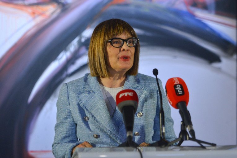 NOVO TARGETIRANJE LJUDI! Blokaderi sada došli na adresu Maje Gojković i rektora Dejana Madića: "Postali smo taoci promašene politike i pokušaja obojene revolucije!"
