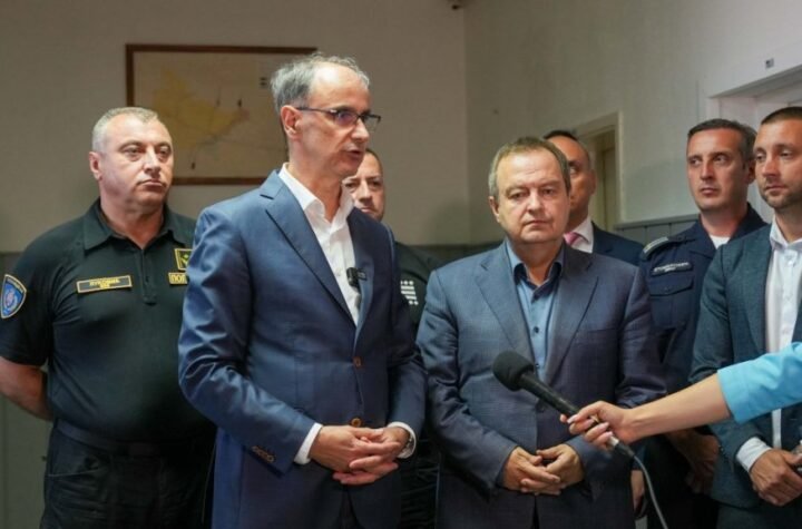 PITANJE OD ŽIVOTNE VAŽNOSTI! Macut i Dačić u Svrljigu uručili osam rezervoara za pijaću vodu zbog nestašice