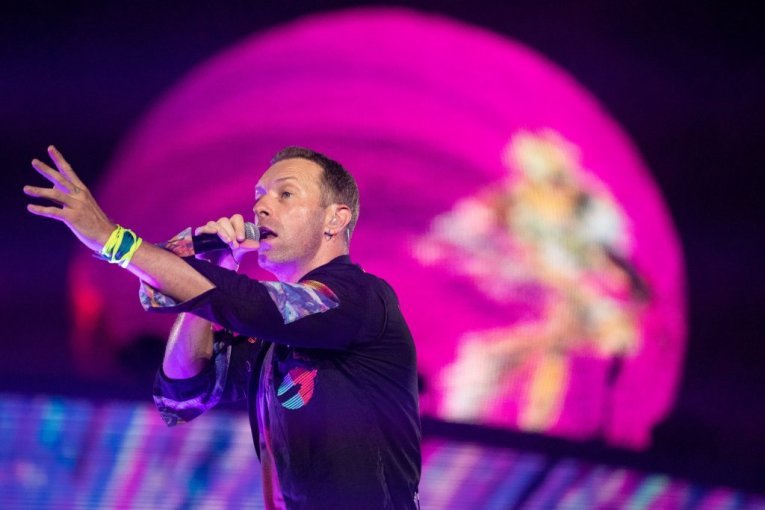 PLJUŠTE KOMENTARI NA MREŽAMA: Internet se usijao zbog skandala na konvertu Coldplay, oglasio se i direktor Astronomera