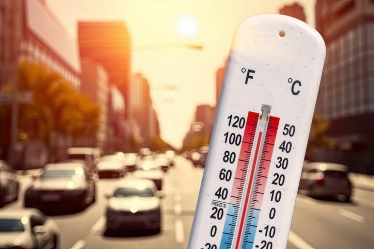 POPALJENI SVI METEOALARMI! Pržiće se i cela Srbija, ali i turističke destinacije gde letujemo! Zahlađenje stiže od ovog datuma