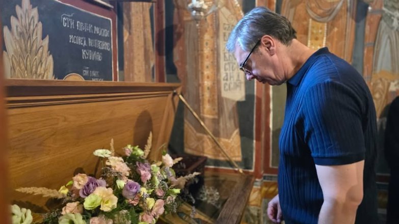 PREDSEDNIK VUČIĆ OBIŠAO MANASTIR TUMANE, PA POSLAO MOĆNU PORUKU: Uz naš rad i trud i Božiju pomoć savladaćemo sve prepreke (FOTO)