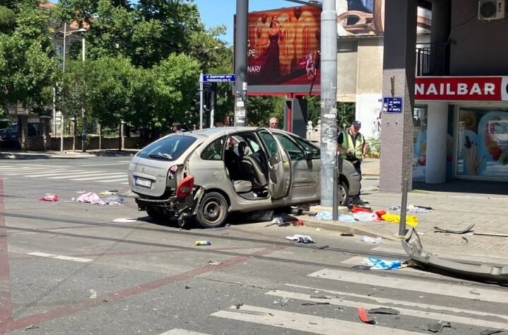 PROŠAO NA CRVENO, PA UDARIO DRUGE AUTOMOBILE I POKOSIO LJUDE NA PEŠAČKOM! Evo kako je došlo do nesreće nakon policijske potere u centru Beograda! (FOTO)