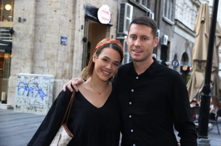 PRVA IZJAVA MARIJE MIKIĆ NAKON RAZVODA: Evo u kakvom stanju je pevačica, priznala šta joj se dešava! (FOTO)