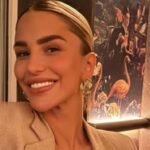 RAZGOLITILA SE USRED RESTORANA! Kupaći Aleksandre Nikolić svi komentarišu: Ogrnula se samo košuljom, mamila uzdahe... (FOTO)