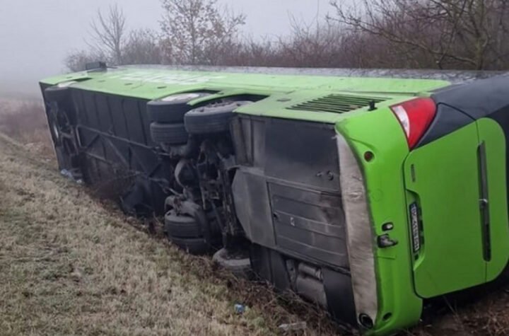 SMRSKANA VOZILA, PUTNICI PLAKALI I ZAPOMAGALI: Najmanje 47 povređenih u sudaru dva autobusa u predgrađu prestonice!