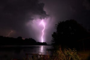 STRAŠNO NEVREME STIŽE U SRBIJU! Upaljen meteoalarm RHMZ nad celom zemljom, a ovde će biti glavni udar