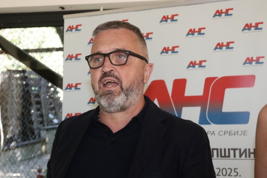 STRAVIČNO NASILJE BLOKADERA! Oglasila se ANS povodom napada na kuću porodice Vučićevića: "Ovo nije incident, ovo je organizovani teror"
