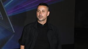Specijalni poklon za Đedovića! Odmah se oglasio brutalnom porukom: Da se upiše u istoriju ko je jedini doktor proglašen od strane gledalaca (FOTO)