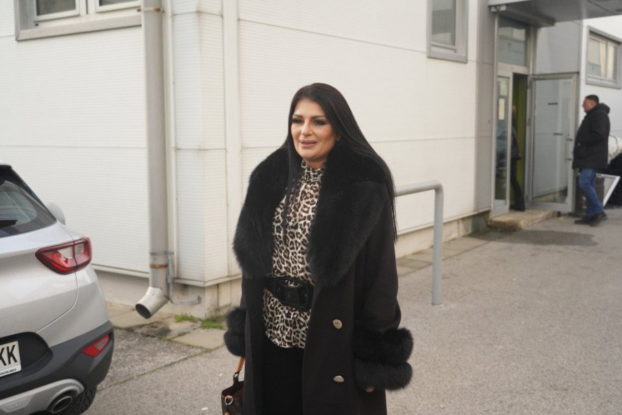 TRAGEDIJA SLOMILA NAŠU PEVAČICU: Objavljeno OPROŠTAJNO PISMO, Sanja Maletić nakon SREĆNIH vesti, zajecala na sav glas!