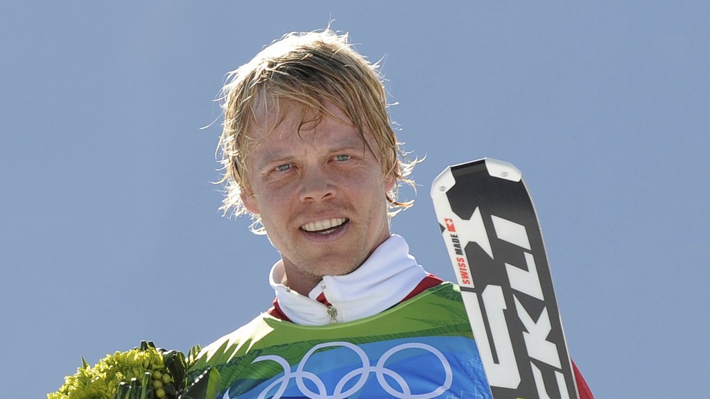Troje dece ostalo BEZ OCA! ČUVENI OLIMPIJAC POGINUO OD UDARA GROMA!
