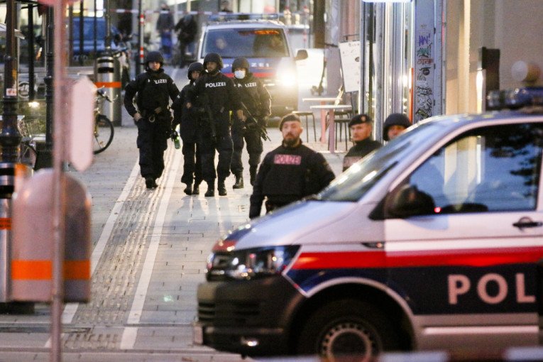 UBIO MUŠKARCA, TEŠKO RANIO ŽENU, PA PRESUDIO SEBI! Jeziva tragedija kod Beča!