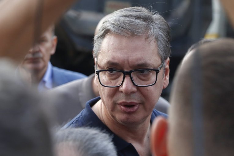 "UHAPŠENA SU 4 LICA" - Predsednik Vučić o dešavanjima u Novom Pazaru: "EKSTREMISTI KORISTE BLOKADERE ZA SPROVOĐENJE ANTI-SRPSKE POLITIKE"