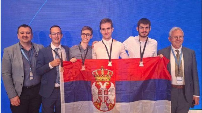 Uspeh naših gimnazijalaca u Dubaiju: 4 medalje na Međunarodnoj olimpijadi iz hemije