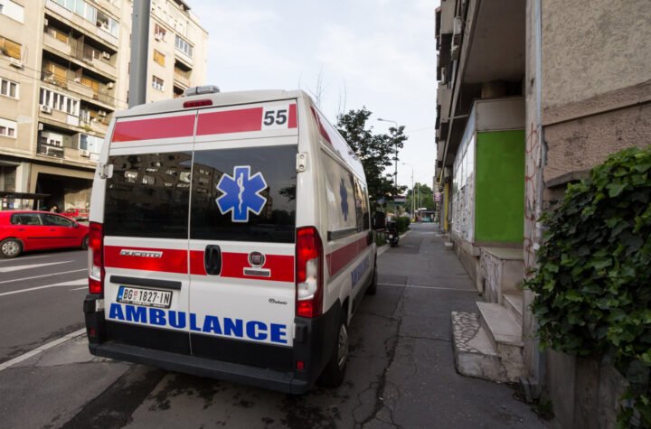VIŠE OD 100 INTERVENCIJA HITNE POMOĆI! Dve saobraćajne nesreće u noći iza nas, evo koliko poveđenih!