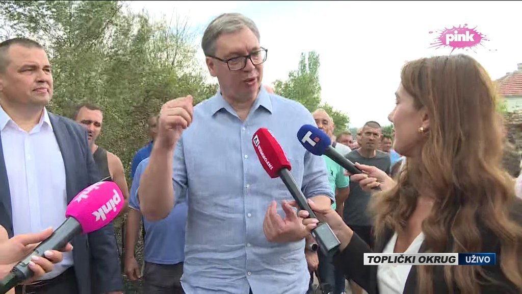 Vučić obišao porodice koje su ostale bez domova u požarima: Država će pomoći, kada smo zajedno uvek možemo sve