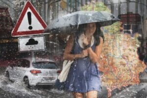 ZGRABITE KIŠOBRANE! U NAREDNA DVA SATA OVI DELOVI SRBIJE NA UDARU NEVREMENA! RHMZ izdao upozorenje - stižu PLJUSKOVI SA GRMLJAVINOM!