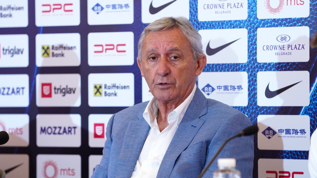 'PEŠIĆ ČESTO DOBIJA KRITIKE DA JE STAROMODAN' Letonci pecnuli našeg selektora pred večerašnju utakmicu - nazvali ga 'starom lisicom', pročitajte ovu n
