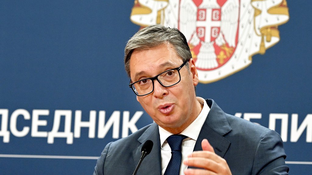 'SUPROTSTAVIĆEMO SE SPOLJNIM PRITISCIMA, SVIMA KOJI NAM PRETE, I POBEDIĆEMO!' Snažna poruka Vučića: U jednom trenutku videćete svu odlučnost države Sr