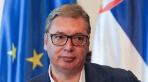 'TREBALO JE DA ZOVEMO BOLTA KOJOM BRZINOM BEŽE' Predsednik Vučić poslao jasnu poruku BLOKADERIMA nakon još jednog rušenja prostorija SNS-a