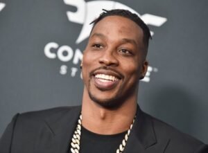 BIVŠA UČESNICA RIJALITIJA OSTAVILA SVE I ZAPALILA U AMERIKU! Viđena u društvu NBA legende, prva pokazala gole grudi! (FOTO)