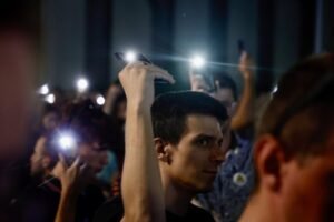 BLOKADERI FIZIČKI NAPALI NOVINARKU! Pokazali svoje pravo lice i UDARILI NA ŽENU