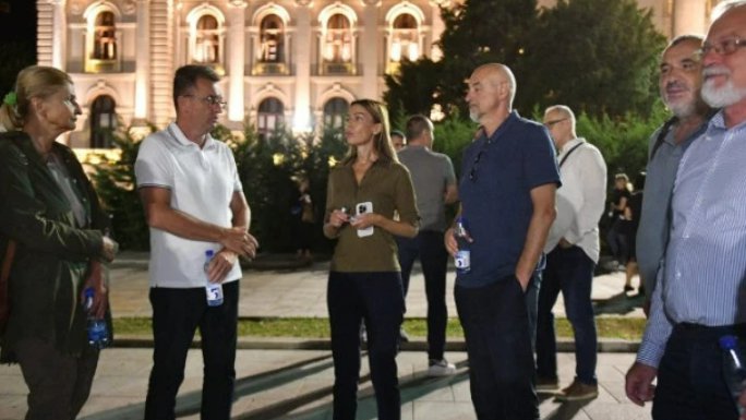 BLOKADERI NEMAJU NIKAKAV PLAN SEM RUŠENJA I PALJENJA! Mesarović: Borićemo se protiv svih onih koji žele zlo našem narodu i našoj otadžbini POBEDIĆE SR