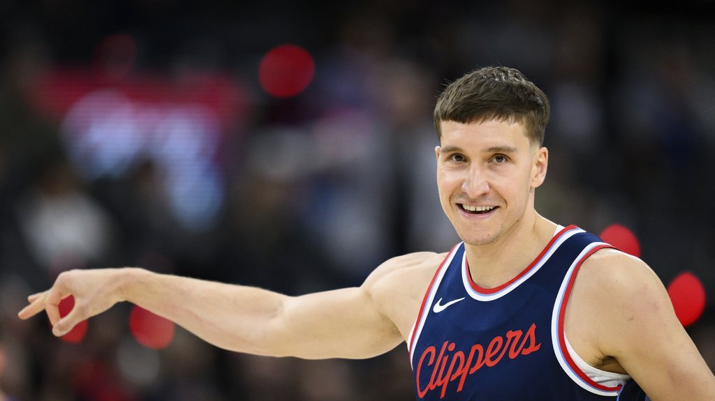 BOGDAN BOGDANOVIĆ BACIO DRES POSLE GAŽENJA SLOVENACA! Detalj koji je mnogima promakao: Kapiten reagovao ljutito, nikom nije jasno šta se desilo! (VIDE