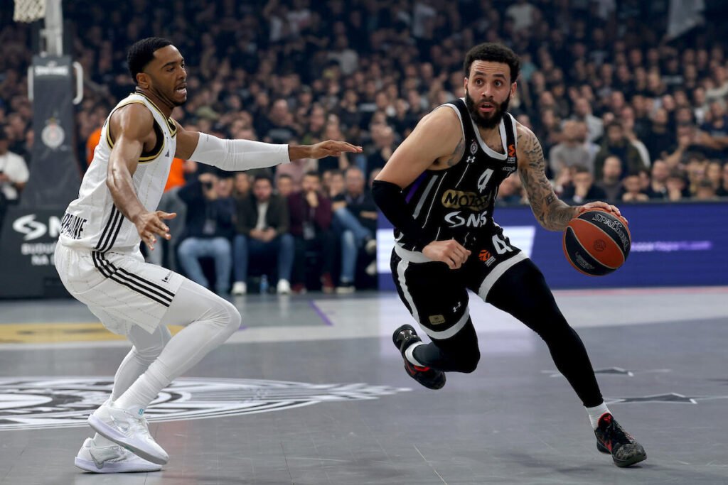 Bomba! Nekadašnji košarkaš Real Madrida i Barselone obukao crno-beli dres! (Foto)