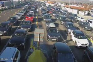 ČEKA SE I DO DVA SATA! Ovaj granični prelaz je od jutros zatrpan vozilima koja stoje ili mile, OPREZ!