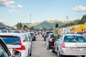 ČEKA SE NA SVIM PRELAZIMA! AMSS se hitno oglasio, zbog OVOGA se danas pripremite na totalni kolaps!