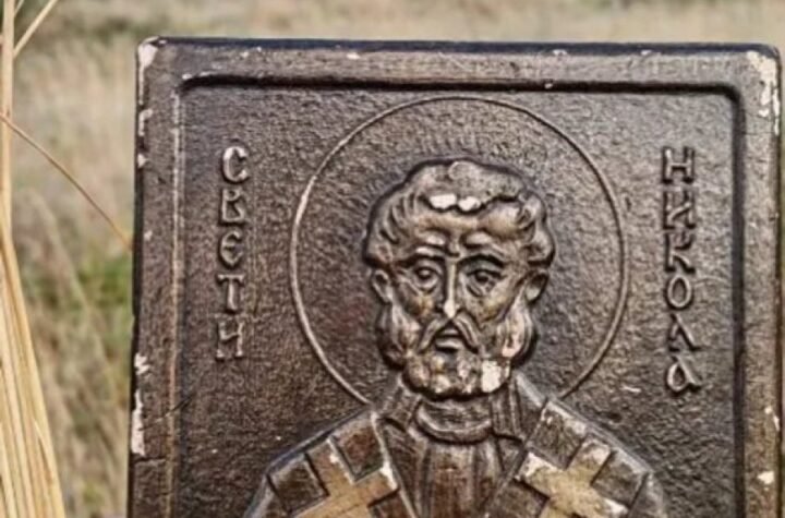 DINČA SE HITNO OGLASIO! Folker našao NEVEROVATNU stvar u ĐUBRETU ostao u ŠOKU! (FOTO)