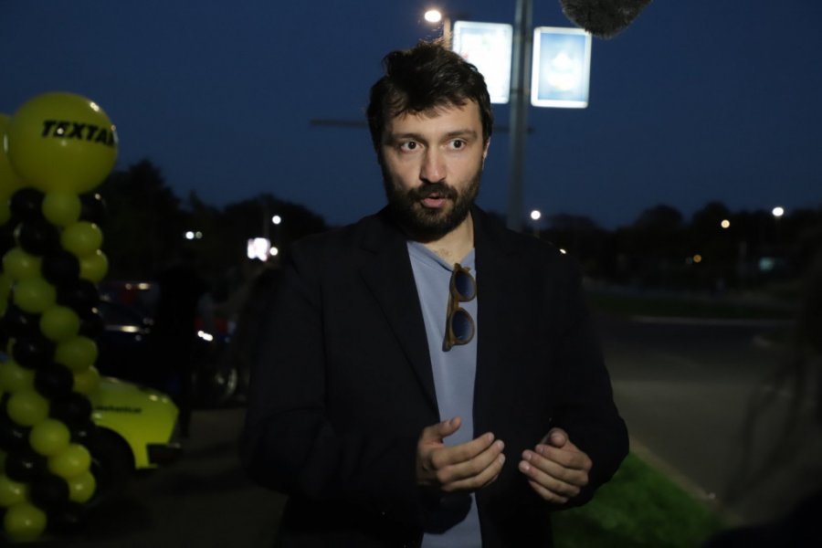 DOSTAVLJEN MU SNIMAK PREVARE! Našeg glumca DEVOJKA VARALA PRED SVIMA: "ZAVRŠILA JE U TOALETU SA MOJIM NAJBOLJIM DRUGOM!"