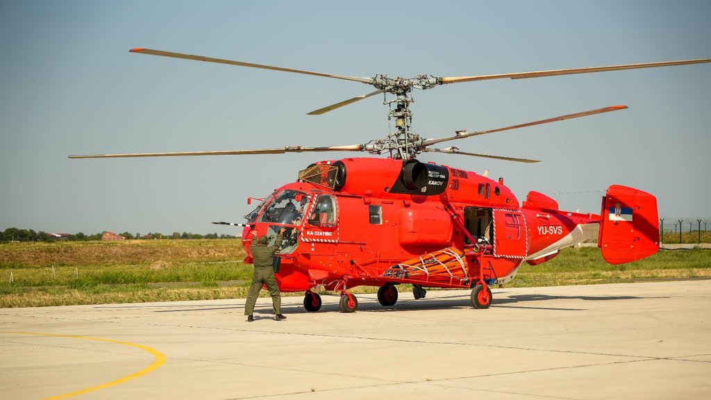 HELIKOPTER IZ SRBIJE VEĆ GASI POŽARE U CRNOJ GORI: Ruska letelica je uveliko u akciji