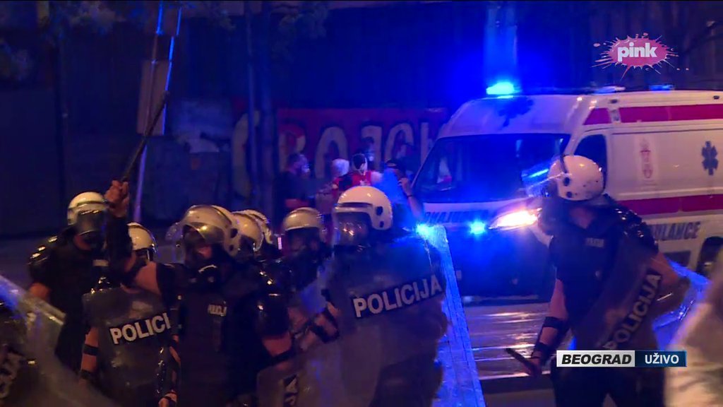 HULIGANI BLOKADERI PRIZNALI: Napali su policiju, evo kolika im je kazna