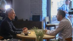 JEDNA LOPTA, PET PITANJA I DOKAZ DA SRBIJA ŽIVI ZA FUDBAL | GORAN GAVRANČIĆ O REPREZENTACIJI I ENERGIJI KOJA SE ŠIRI BEOGRADOM PRED MEČ SA ENGLESKOM (