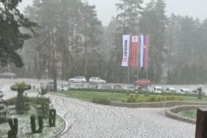Jedan deo Srbije na udaru: RHMZ upozorava na pljuskove koji stižu za dva sata!