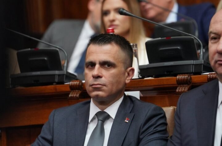 "KRV JE PALA NA ULICAMA NAŠIH GRADOVA, CRVENA LINIJA JE PREĐENA!" Ministar Milićević oštro osudio noćašnje nasilje blokadera: Ovo su pokušaji izazivanja građanskog sukoba