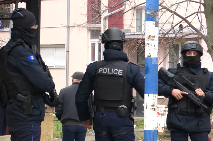 KURTIJEVA  POLICIJA ZAPUCALA NA SRBE KOD LEPOSAVIĆA! Tokom legitimisanja nastao haos!