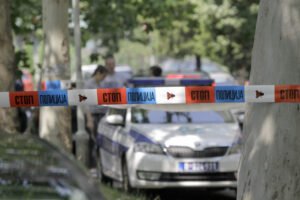 NAPADAČI SA FANTOMKAMA IZLETELI IZ AUTOMOBILA, PA KRVNIČKI PRETUKLI TINEJDŽERA! Novi detalji tuče u Braće Jerković: "Imali su NOŽ I SEKIRU!"